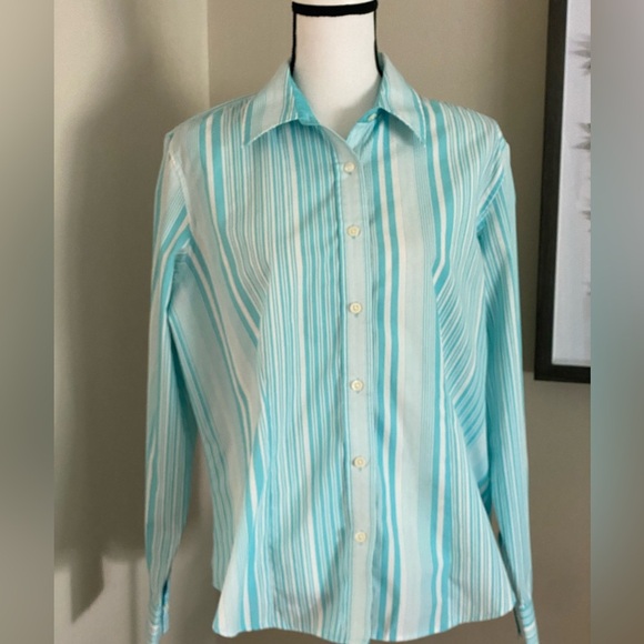 Van Heusen Wrinkle Free Blouse - Picture 1 of 5